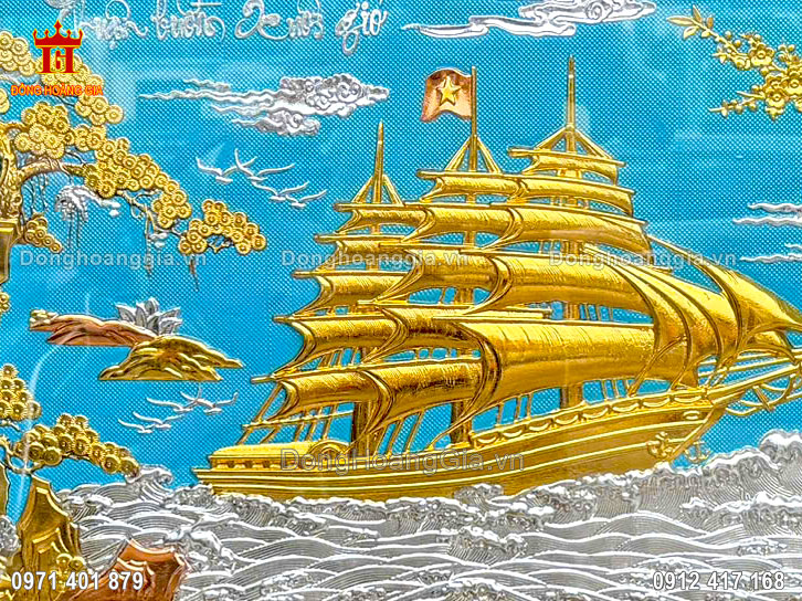 Từng đường nét trên bề mặt được chế tác vô cùng tinh xảo